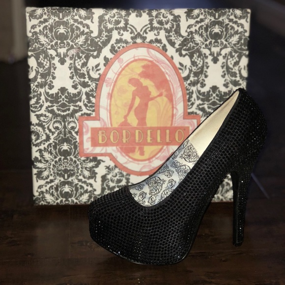 Heels - Picture 2 of 3